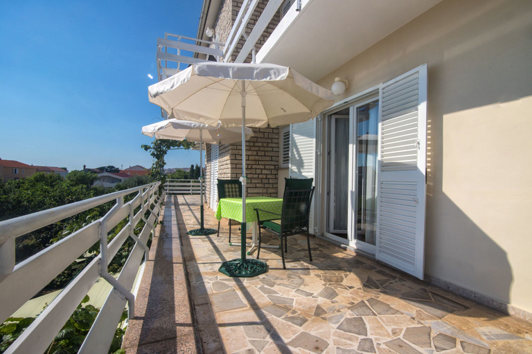 Others 5, Apartments and Rooms Nada, Novalja