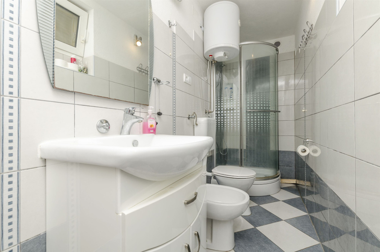 Bathroom 2, Apartments Bilo, Marina