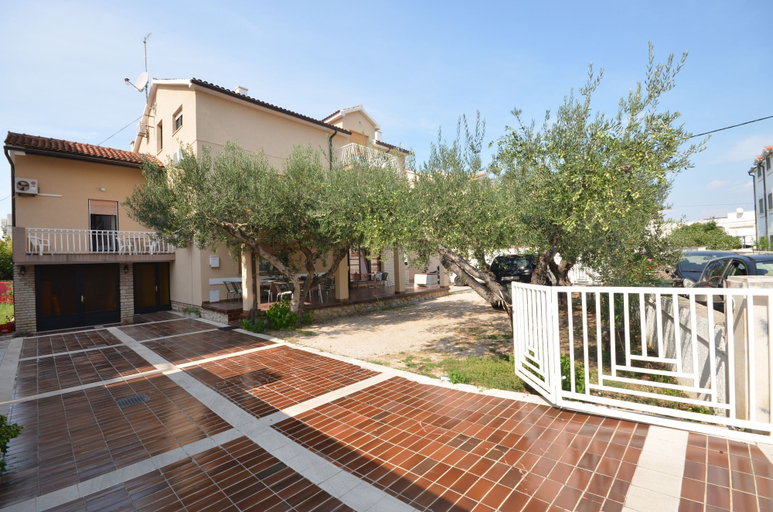 Exterior & Views 2, Apartment and Rooms Mrkovic Top Lokacija i Parking, Vodice