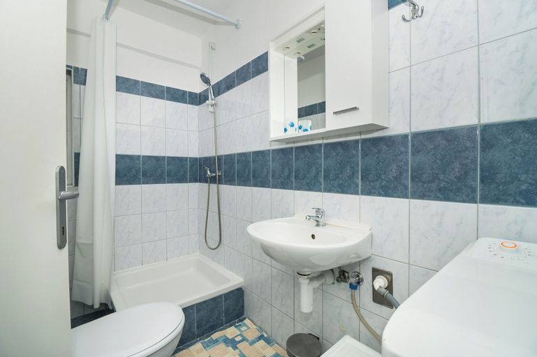 Bathroom 3, Apartments Anita Tribunj, Vodice