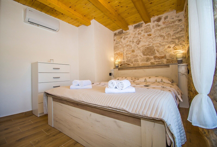Room 3, House Olivera, Vodice