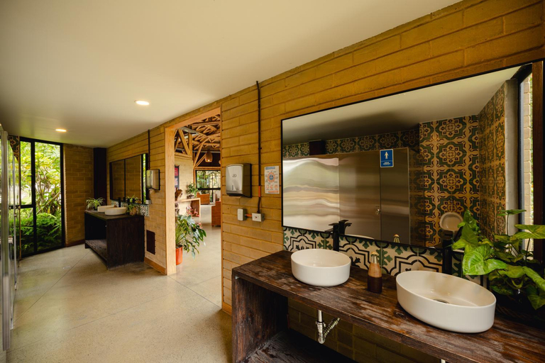 Bathroom 4, Cannua Lodge Hotel, Marinilla