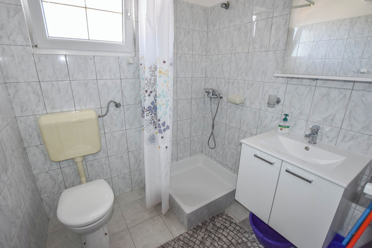 Bathroom 3, Apartments Anita, Tkon