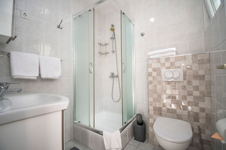 Bathroom 5, Apartment Filipovic, Bilice