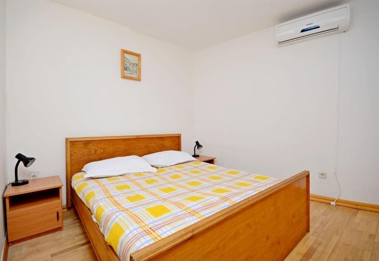 Bedroom 3, House Piccolo, Okrug