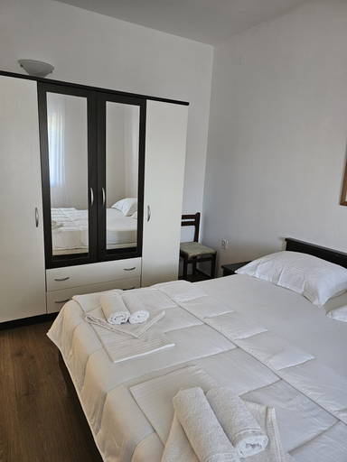 Bedroom 2, Apartments Nada, Sućuraj
