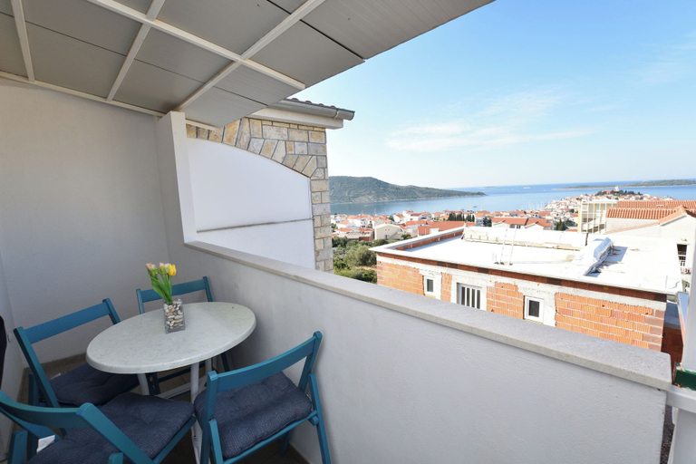 Others 3, Apartment Darija, Primošten