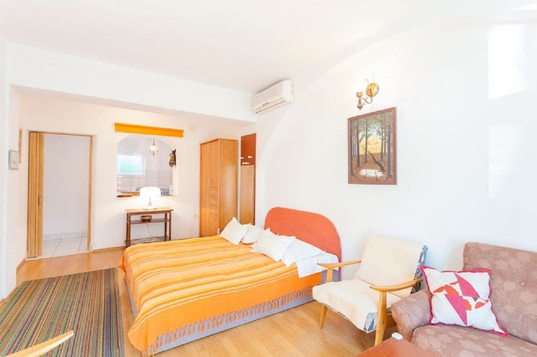 Bedroom 2, Apartments Tomislava, Makarska