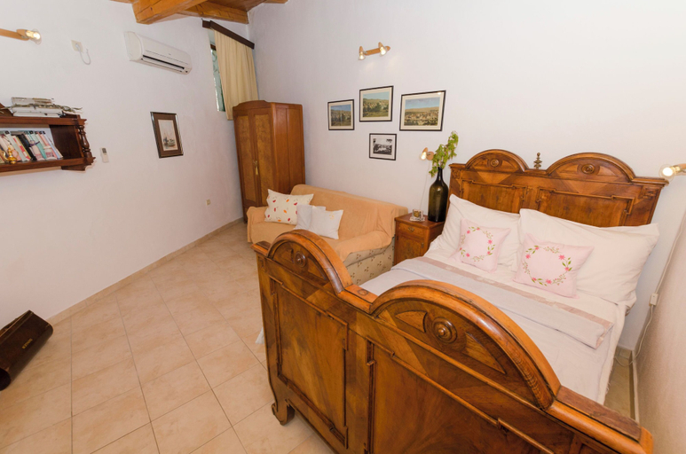 Bedroom 3, Apartments Draga, Jelsa
