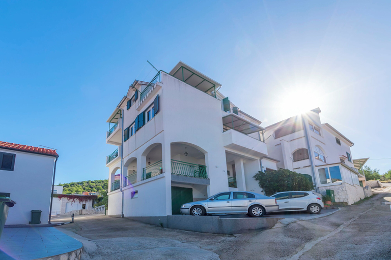 Exterior & Views 2, Apartments Toni, Primošten