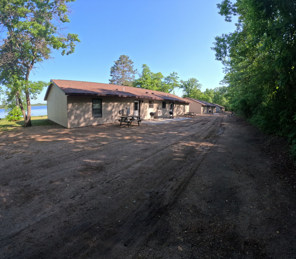 Exterior & Views 2, Sunset Cove Resort, Beltrami