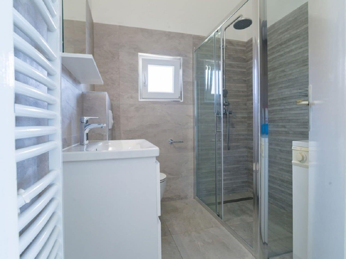 Bathroom 3, Apartments Petar, Trogir