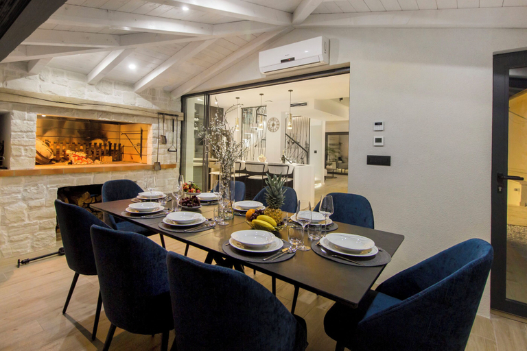 Food & Drinks 5, Villa Lux, Marina
