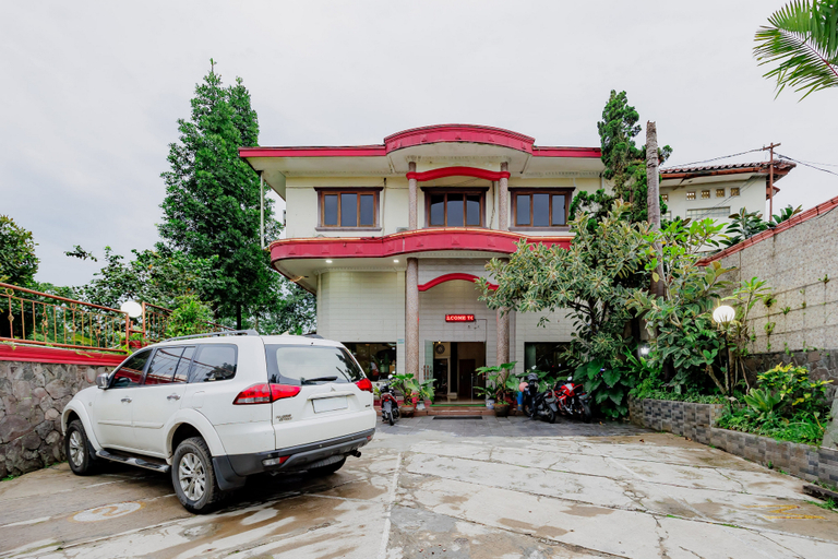 Exterior & Views 2, RedDoorz @ Hotel Andalus Puncak, Bogor