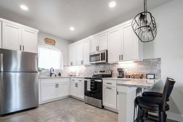 Private kitchen 4, Quiet Casita With Hot Tub six Min From Downtown, Gillespie