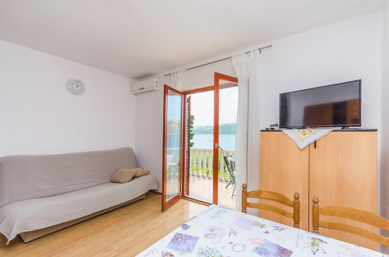 Living room 5, Apartments Seafront Jadranka, Novalja