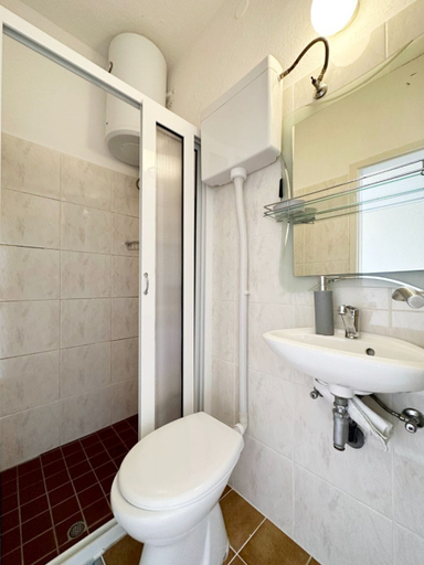 Bathroom 3, Apartments Tereza, Okrug