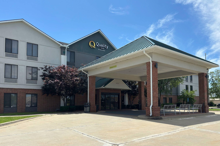 Others 1, Quality Inn Warrensburg, Johnson