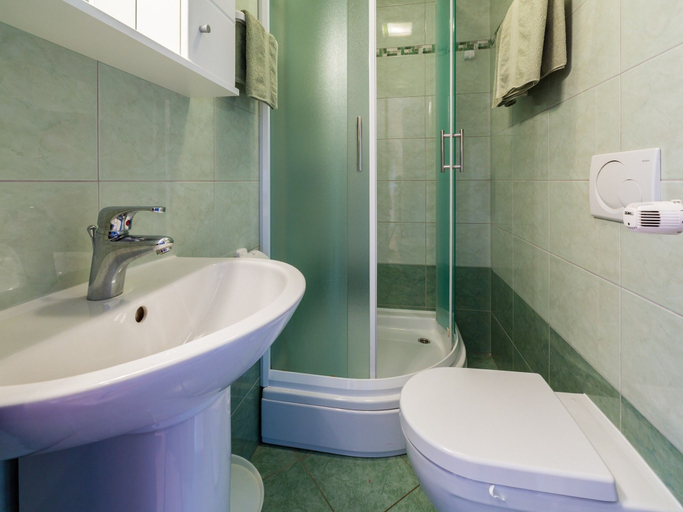 Bathroom 3, Apartments Artan, Crikvenica
