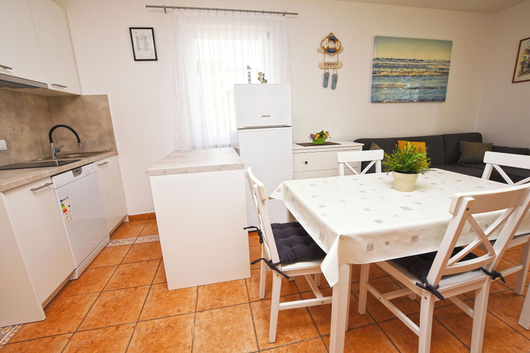 Others 4, Apartment Marigold, Sveti Filip i Jakov