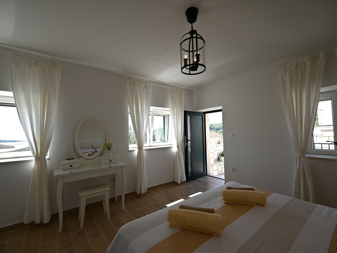 Bedroom 1, House Palma, Selca