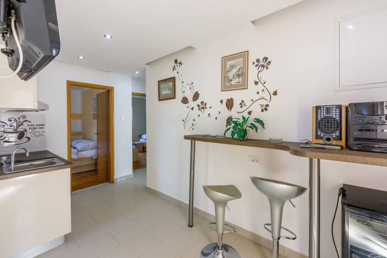 Others 4, Villa Adry 2, Vinodolska