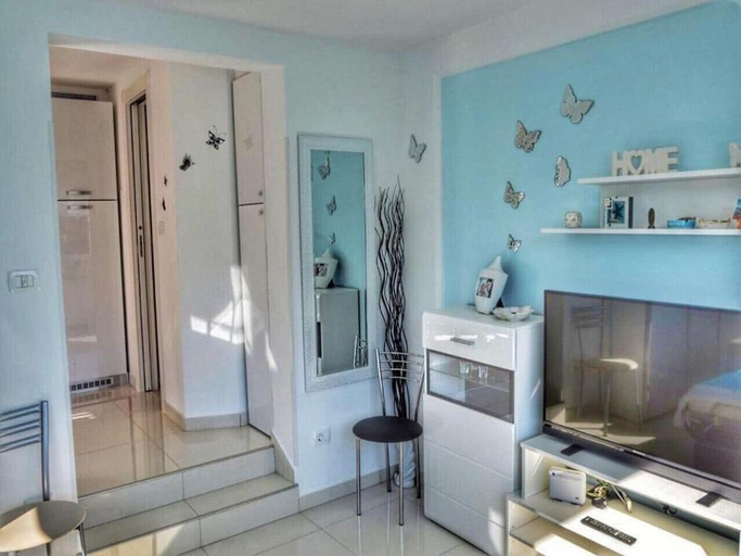 Television, Apartment By the Sea, Labin
