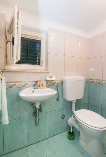 Bathroom 5, Apartment Josipa, Marina
