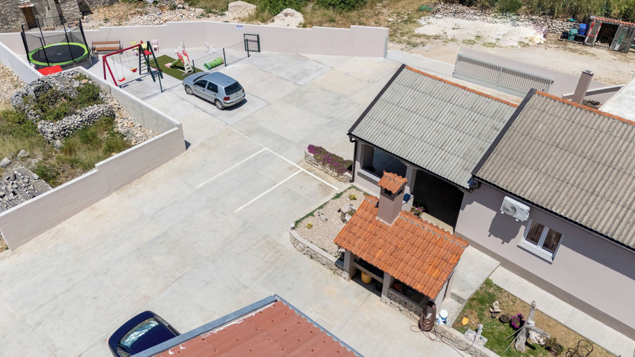 Courtyard 2, Apartments Andrija, Ražanac