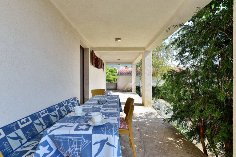Others 5, Apartments Goran, Brela
