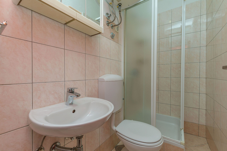 Bathroom 3, Apartments Kate, Dugi Rat