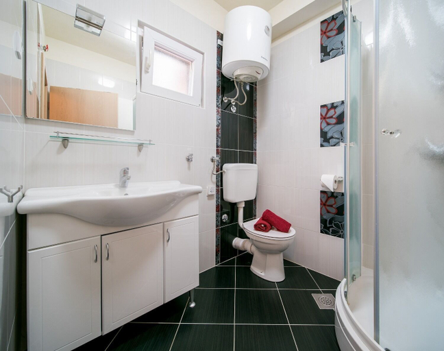 Bathroom 3, Apartments Milica, Dugi Rat
