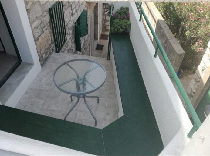 Terrace/patio 2, Apartment Antonio, Murter