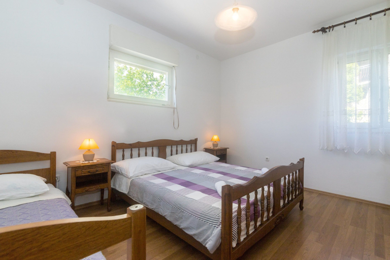Bedroom 4, Apartments Vinka, Okrug