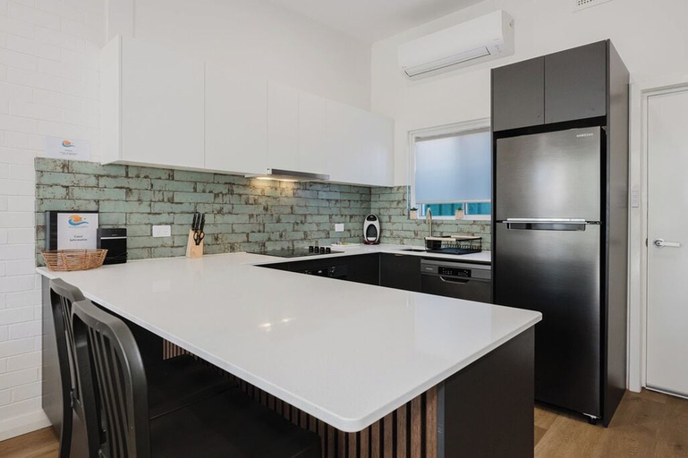 Private kitchen 2, Palm Beach Villas, Rockingham