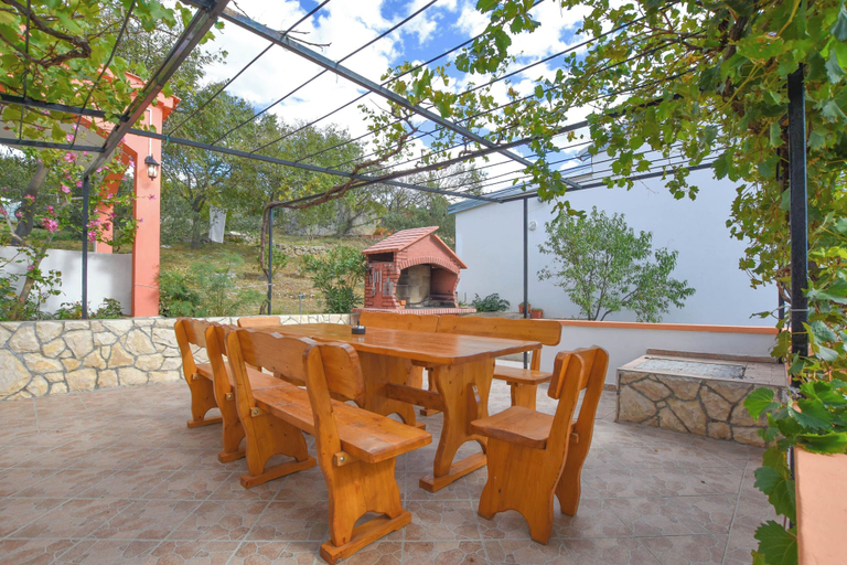 Garden, House Rovana, Jasenice