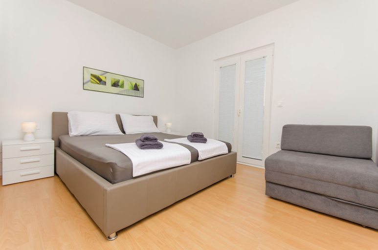 Bedroom 5, Apartments Rosanda, Pirovac