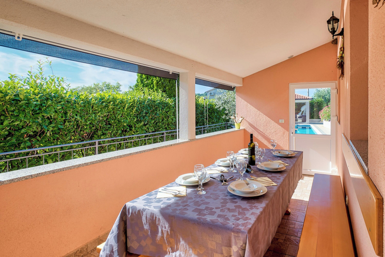 Others 4, Villa Ines, Labin