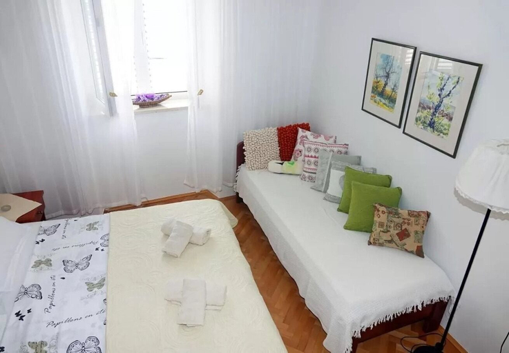 Bedroom 2, Apartment Ljubav, Makarska