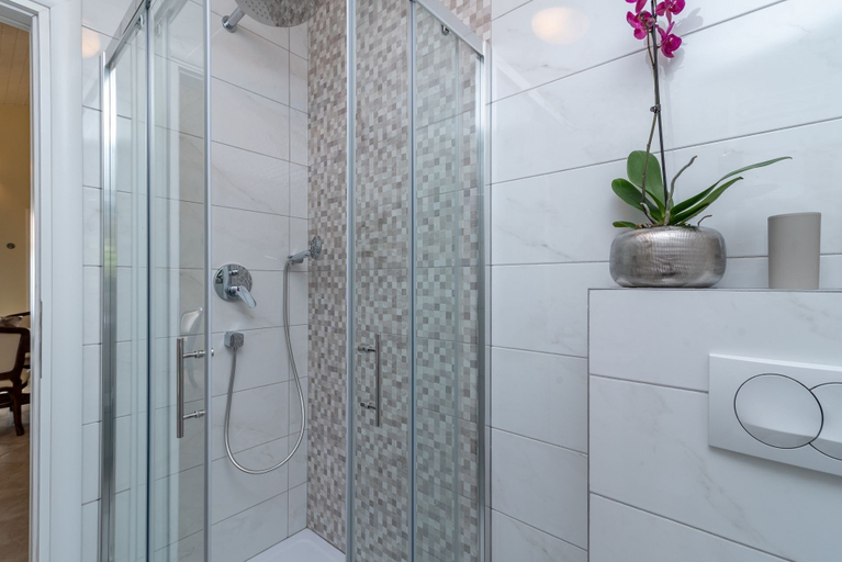 Bathroom 3, Apartment Villa Daniela, Okrug