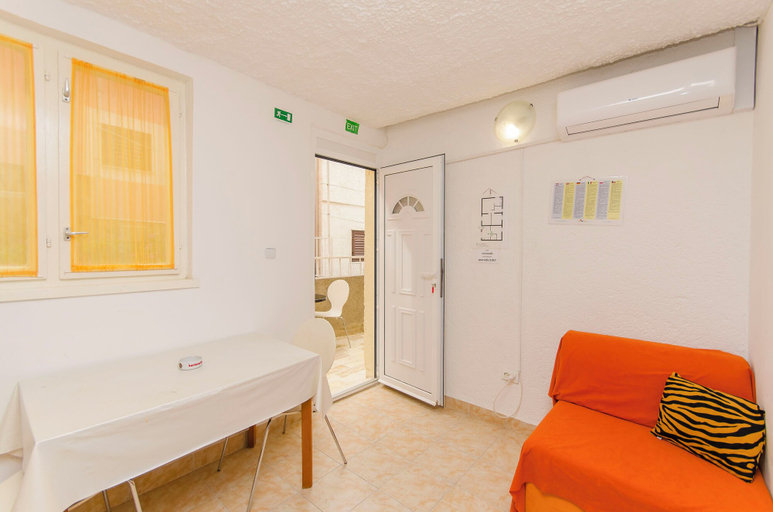 Dining 3, Apartment Seafront, Primošten