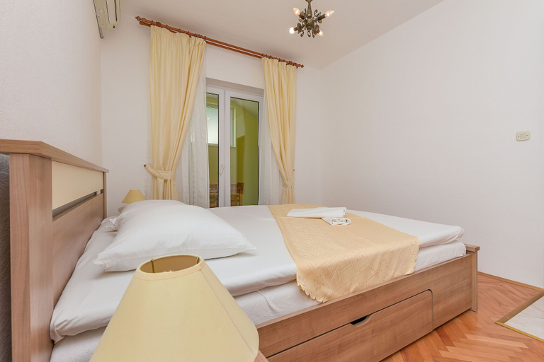 Bedroom 2, Apartments Kate, Dugi Rat