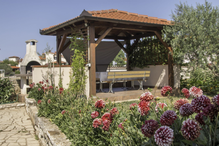 Courtyard 2, Apartments Istra Croatia, Fažana