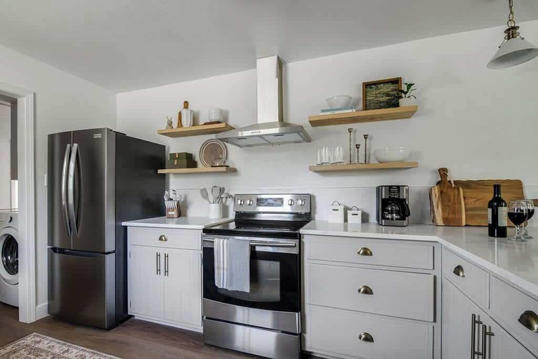 Private kitchen 3, Suniland W/pool, Hot-tub and Sauna!, Gillespie