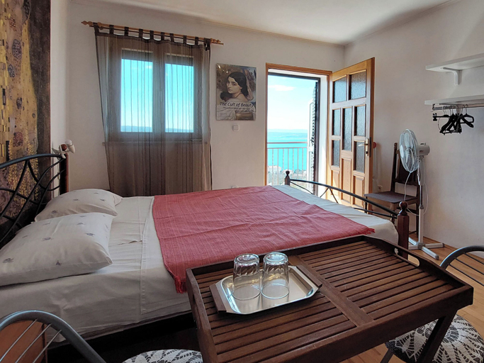 Room 3, Apartments Dara, Crikvenica