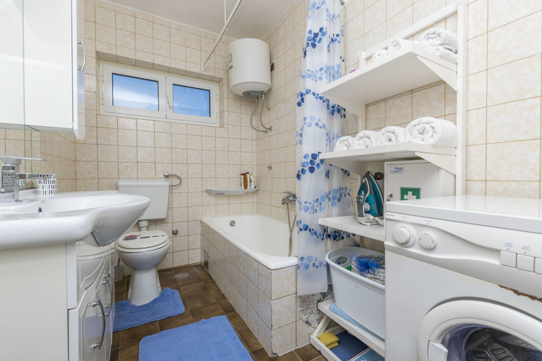 Others 5, Apartments Slavomir, Okrug