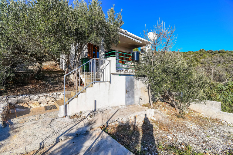 Building design 3, House Small Robinson, Marina