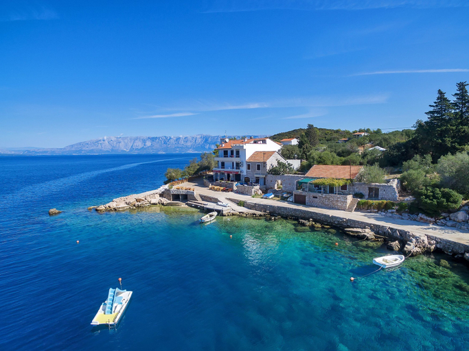 Beach 5, Apartments Igor, Jelsa