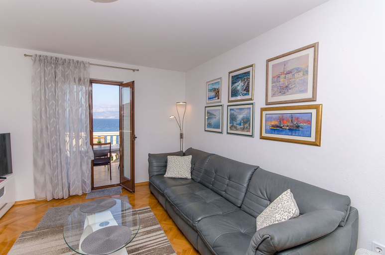 Others 5, Apartment Vito, Postira