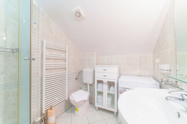 Bathroom 2, Villa Vicko, Selca